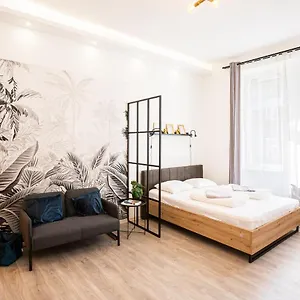 Gaia House Apartment